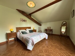 3 bedrooms, Internet