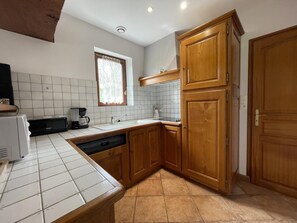 Kühlschrank, Mikrowelle, Geschirrspüler