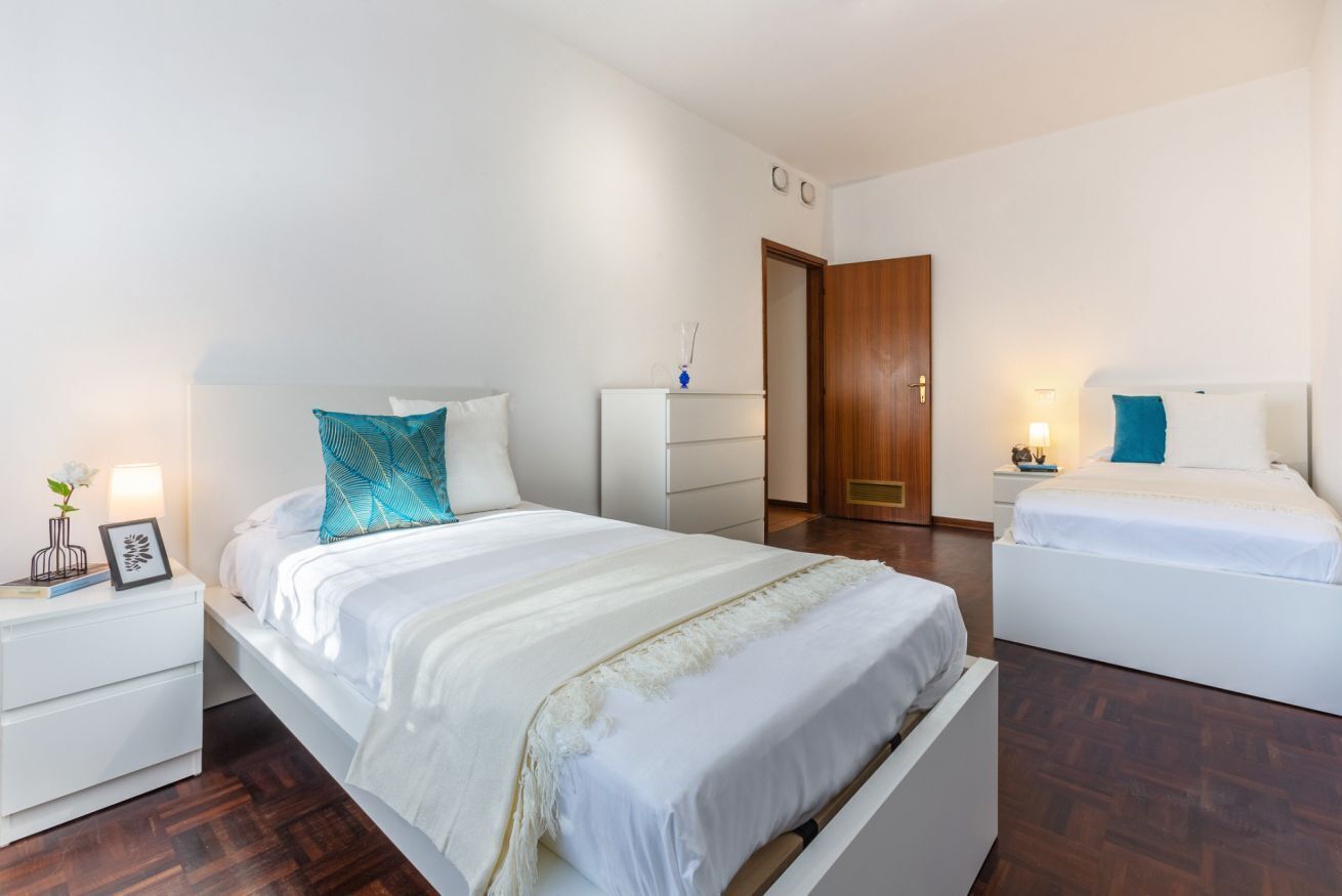 3 chambres, fer et planche à repasser, accès à Internet, literie fournie