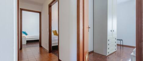 3 bedrooms, iron/ironing board, Internet, bed sheets