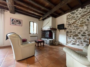 Fernseher, Kamin
