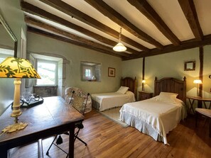 2 bedrooms, internet