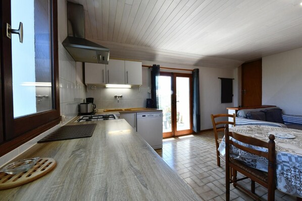 Fridge, microwave, dishwasher