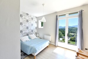 2 bedrooms, internet