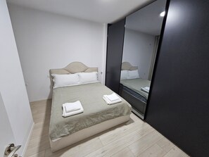 2 bedrooms, iron/ironing board, WiFi, bed sheets