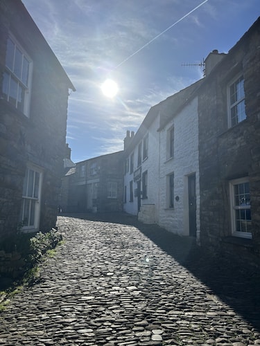 Holiday Cottage In The Village Of Dent In The Yorkshire Dales - Dog friendly