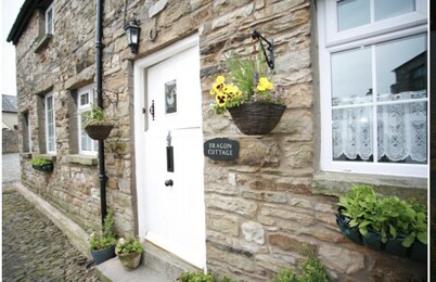 Holiday Cottage In The Village Of Dent In The Yorkshire Dales - Dog friendly