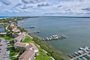 Marina - Beachfront remodeled condo in Hutchinson Island (Stuart)