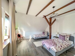 4 makuuhuonetta, silitysrauta/-lauta, Wi-Fi, vuodevaatteet