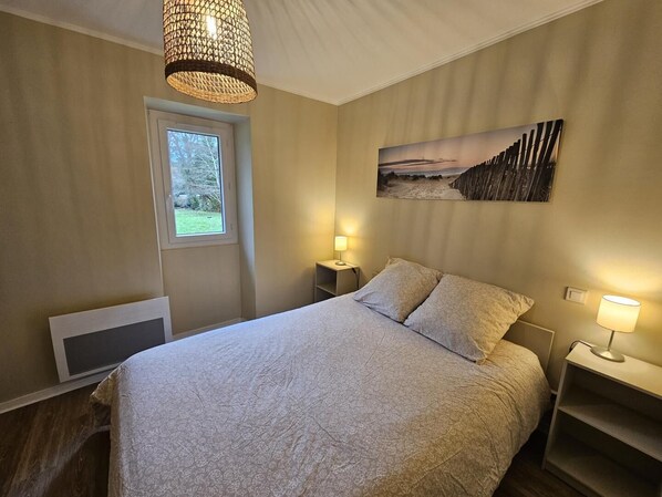 2 室のベッドルーム、WiFi