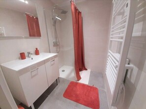 Shower, towels - La Simane - CAPBRETON (CAPBRETON)