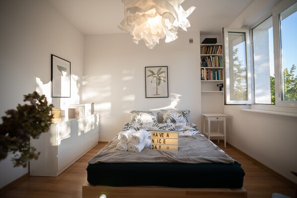 2 bedrooms, desk, free WiFi, bed sheets