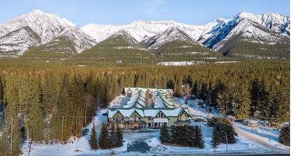 Combo3! 1 Mins to Banff Gate! New Reno Units for Team or Group