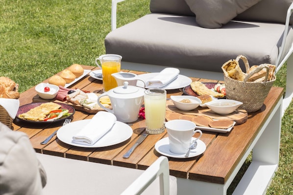 Free daily local cuisine breakfast