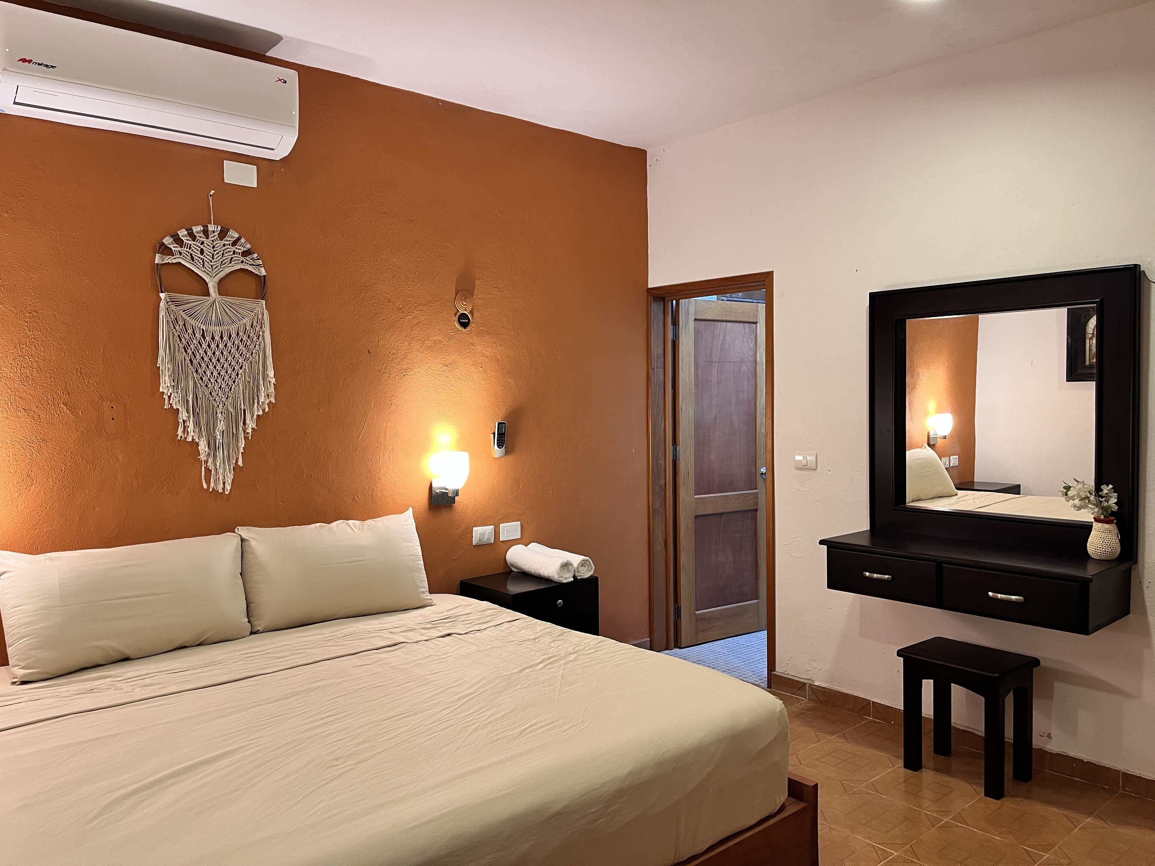 Kamar Double Deluks | Brankas, setrika/meja setrika, Wi-Fi gratis, dan seprai linen