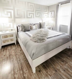 3 bedrooms, iron/ironing board, WiFi, bed sheets - Luxx Touch Townhome, just minutes away from Miami's Hard Rock Stadium. (Miami Gardens)