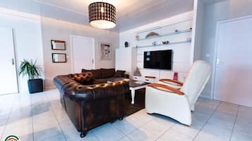 Télévision, table de tennis de table