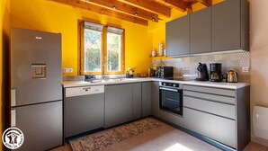 Coffee/tea maker, fridge, microwave, oven - Ma Forez - Cunlhat - Gîte (CUNLHAT)