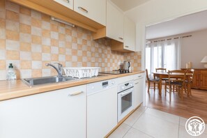 Køleskab, mikrobølgeovn, ovn, opvaskemaskine