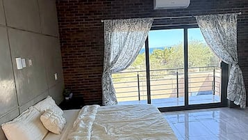 Chambre Double, 1 chambre, vue piscine | Ameublement personnalisé, Wi-Fi gratuit, draps fournis