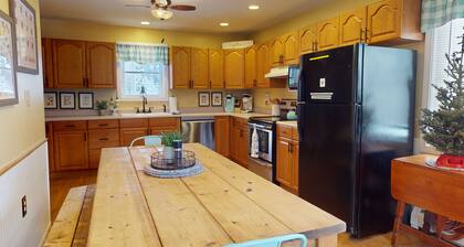 “HIDDEN GEM” of the white mountains: Just minutes to Bretton Woods & Cannon!