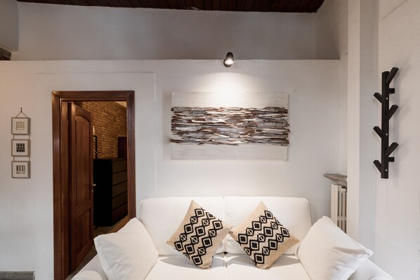 Télévision à écran plat de 50 pouces avec chaînes par câble