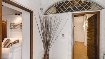 1 habitación, tabla de planchar con plancha, cunas y wifi gratis