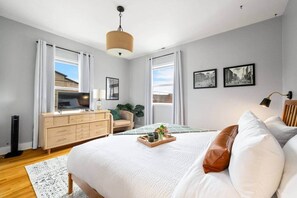 2 makuuhuonetta, työpöytä, silitysrauta/-lauta, Wi-Fi