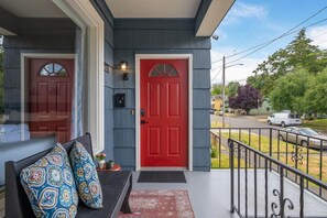 Property grounds - Spacious Stadium District 2BR King Bed (Tacoma)