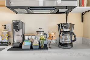 Refrigerador, microondas, parrilla de estufa y lavavajillas