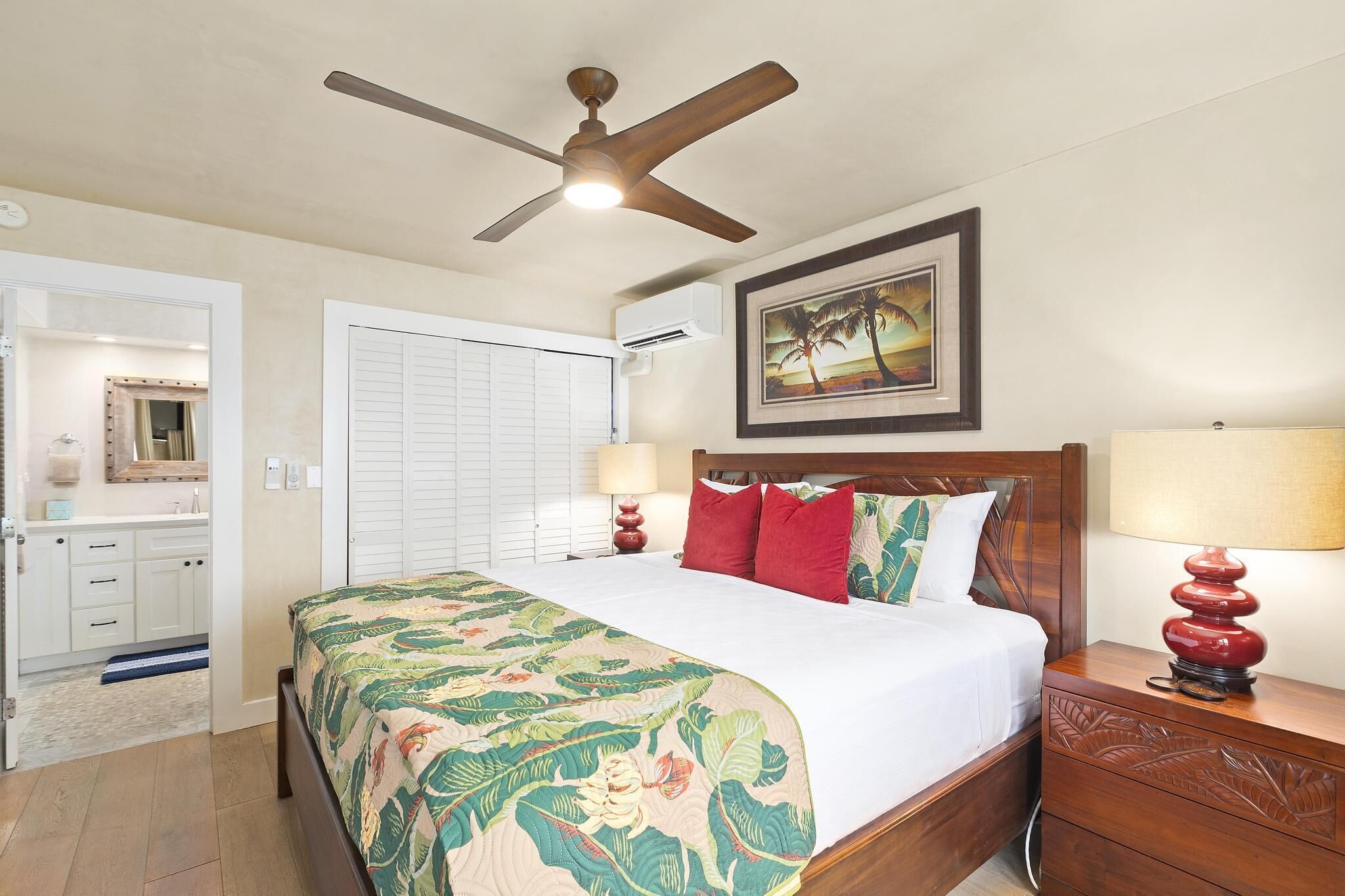 2 bedrooms, desk, iron/ironing board, WiFi