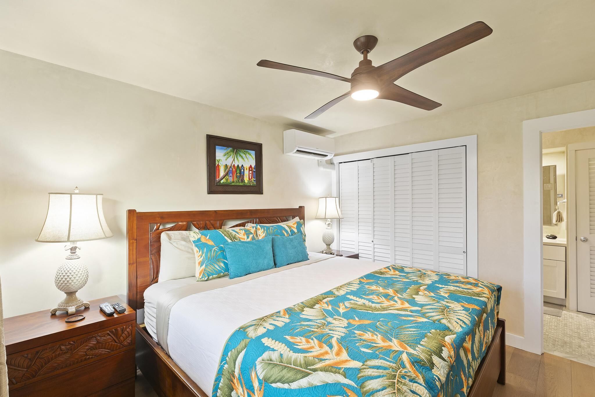 2 bedrooms, desk, iron/ironing board, WiFi