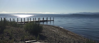 Retro Lakeside Retreat