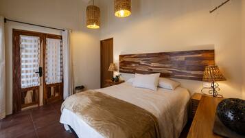 Classic Room, 1 Queen Bed | 1 bedroom, premium bedding, down comforters, individually decorated