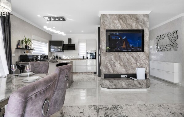 Fridge, oven, dishwasher, coffee/tea maker - 3 bedroom amazing home in Bilice (Bilice)