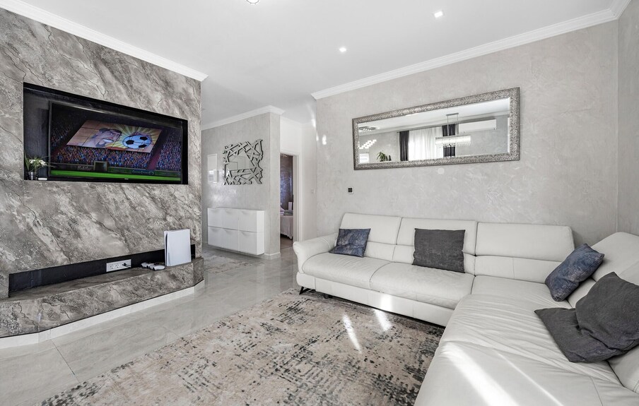 3 Bedroom Amazing Home In Bilice - Skradin