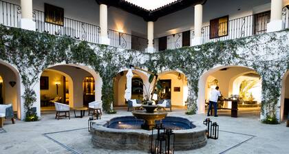 Exquisite, Ocean front, Contemporary Retreat