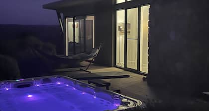 Modern farm house that has the the most incredible views only 1hr from Melbourne