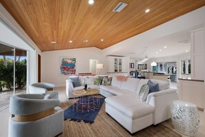 Smart TV, ping pong, books - Canal Walk: Tiki Bar, Mini Golf, Pool & Spa On Canal by Anna Maria Life Vacation Rentals (Anna Maria)