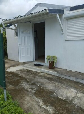 Exterior detail - Logement Entier : Logement - Sainte-rose, Guadeloupe (Sainte-Rose)