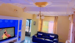 TV connectée, lecteur de DVD, chaîne hi-fi