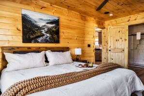 3 habitaciones, tabla de planchar con plancha y cuna de viaje 