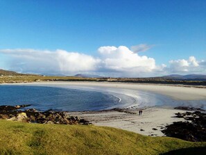 Beach nearby - Cottage 457 - Roundstone - sleeps 6 guests  in 3 bedrooms (Roundstone)
