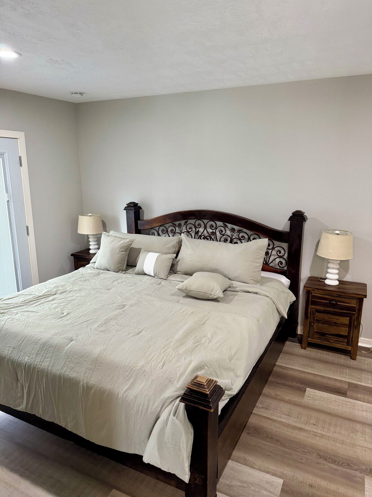 Photo 3 of Charming 3 bedroom house in gorgeous Galleria in Houston with AC, WiFi