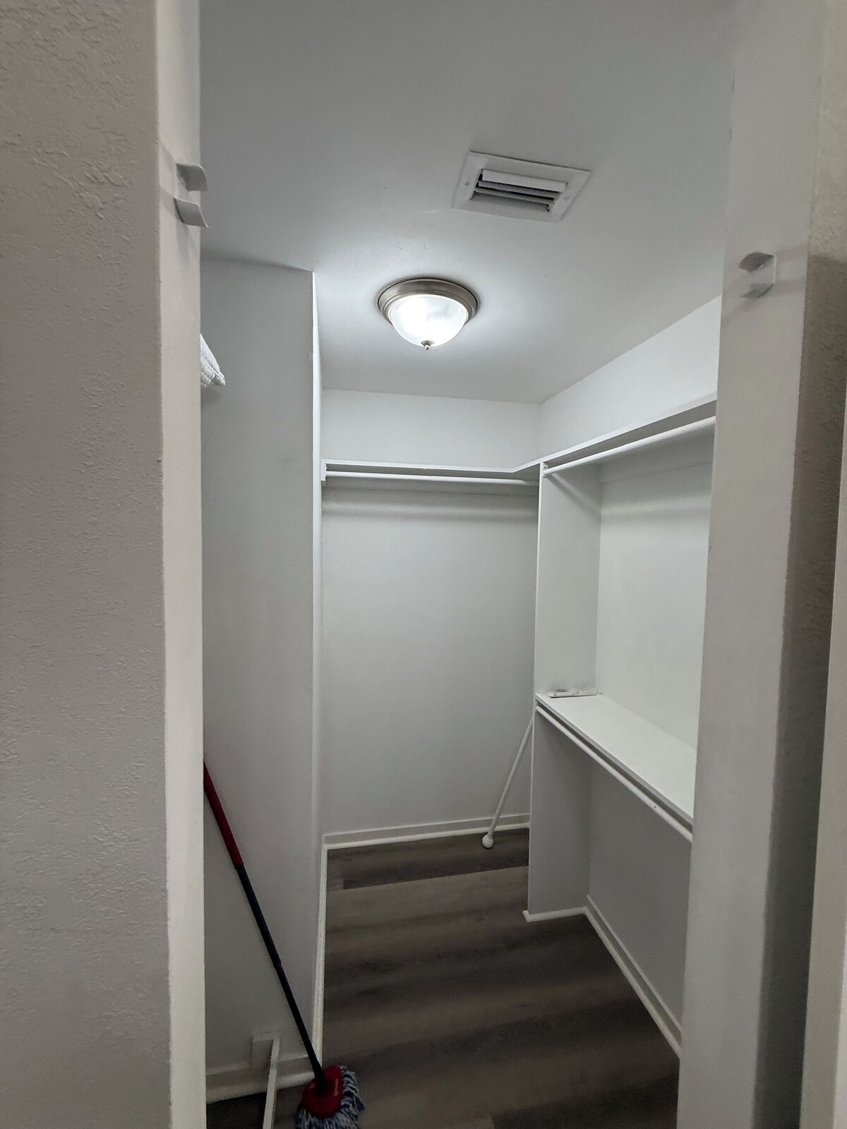 Photo 7 of Charming 3 bedroom house in gorgeous Galleria in Houston with AC, WiFi