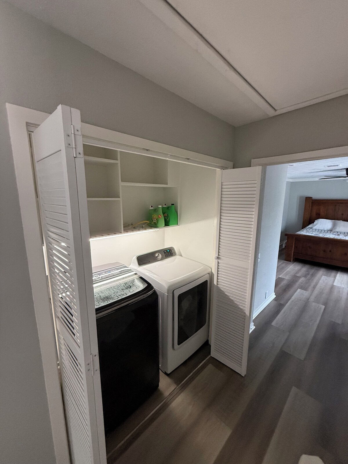Photo 20 of Charming 3 bedroom house in gorgeous Galleria in Houston with AC, WiFi