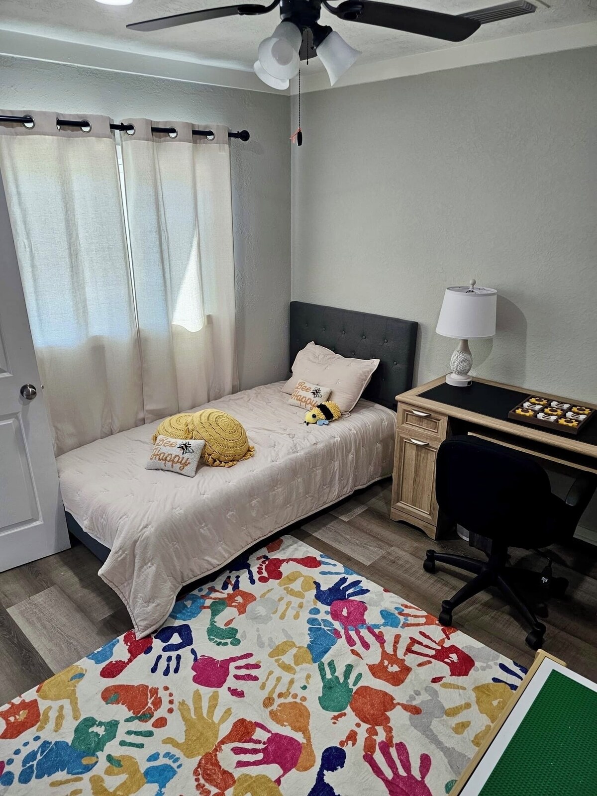 Photo 34 of Charming 3 bedroom house in gorgeous Galleria in Houston with AC, WiFi