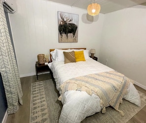7 chambres, fer et planche à repasser, Wi-Fi, draps fournis