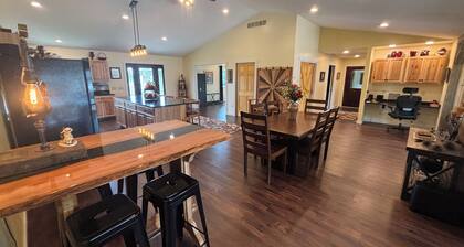 Rusty’s Getaway is a rustic/modern handicap accessible, family friendly space.