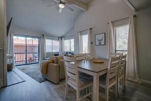 Interior - Condo within walking distance of the Chile Express (Angel Fire)